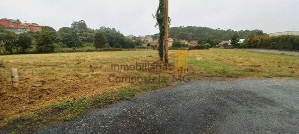 terreno en venta en Ames (14)