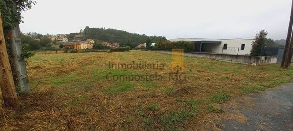 terreno en venta en Ames (5)