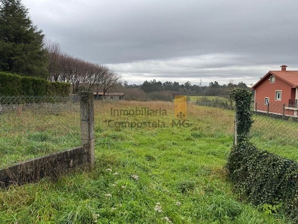 terreno en venta en Ames (7)