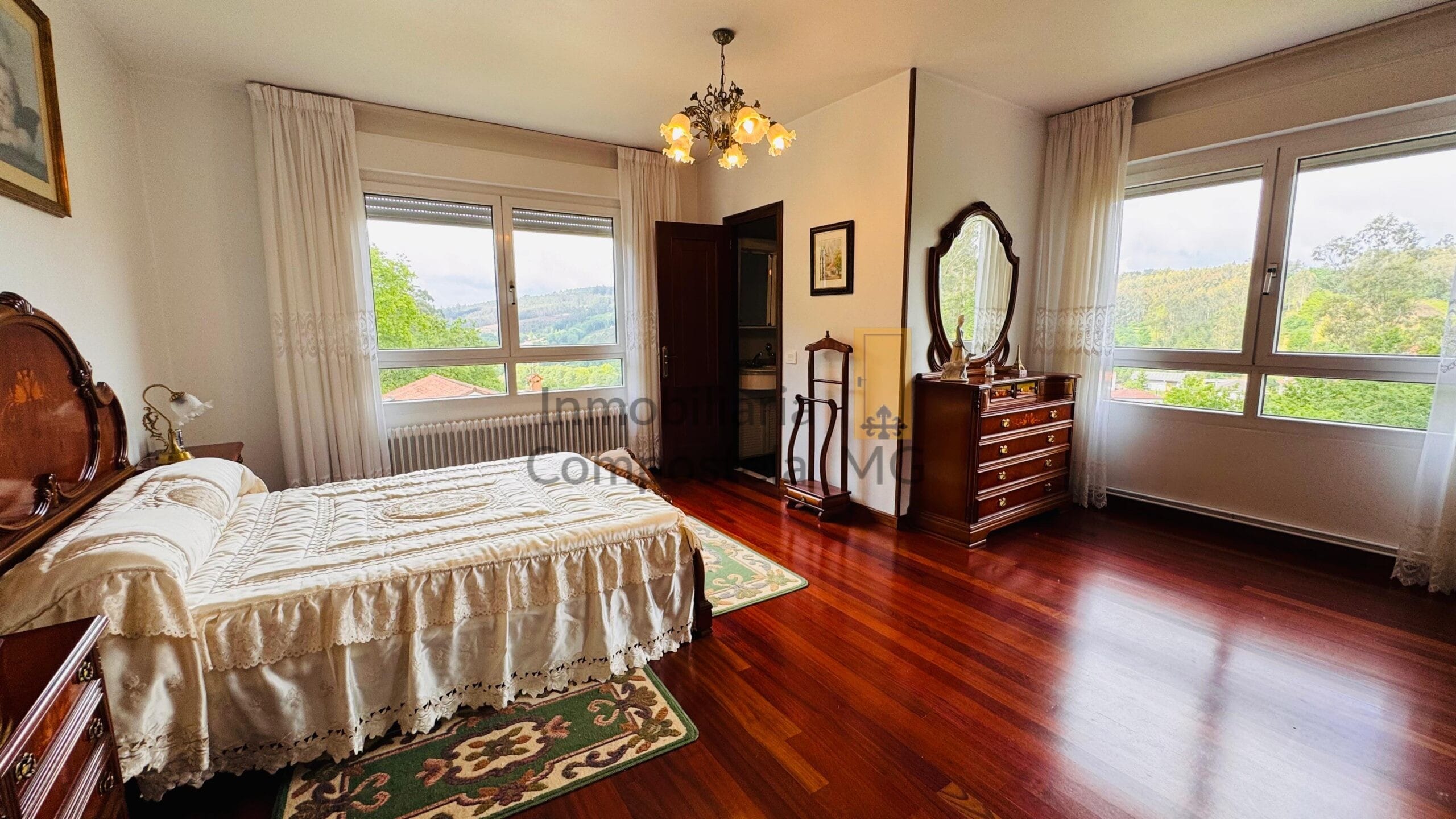 Casa Chalet independiente en venta en Calle do Romaño (27)
